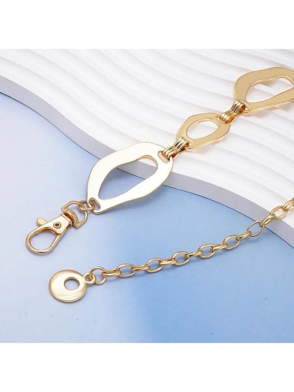 Stylish Chunky Waist Chain for Women - Trendy Belt Accessory for Dresses